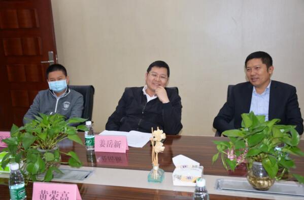 區(qū)、鎮(zhèn)政府領(lǐng)導(dǎo)蒞臨榮高門窗慰問走訪