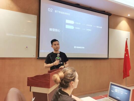 榮高門窗營(yíng)銷總監(jiān)蔣總