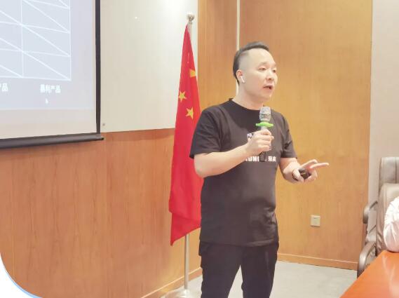 黃董進(jìn)行了清晰的戰(zhàn)略規(guī)劃及布局