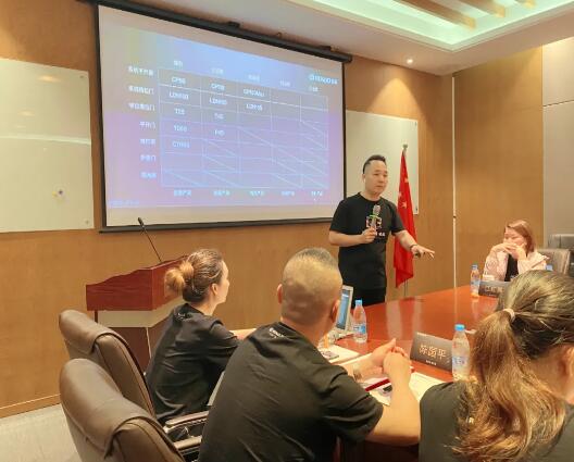 董事長(zhǎng)黃榮高先生