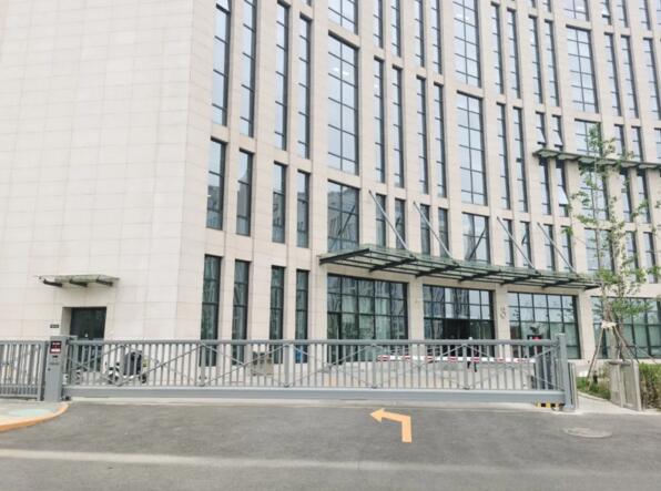 榮高伸縮門北京總代理?xiàng)钣老壬o予了高度的認(rèn)可