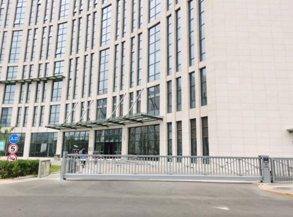 榮高伸縮門北京總代理?xiàng)钣老壬o予了高度的認(rèn)可