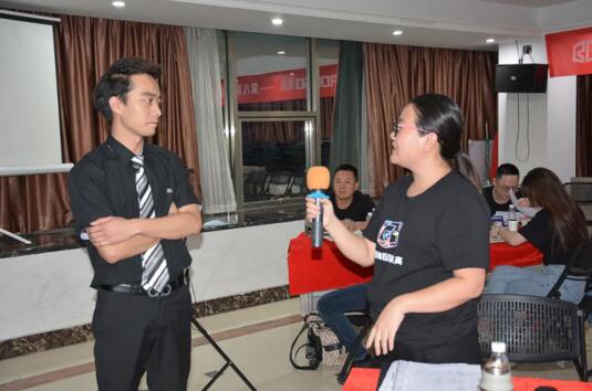 榮高商學(xué)院講師鄧體奧先生