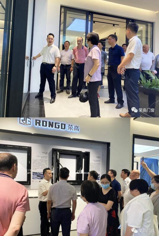 領導們在黃董的帶領下參觀了占地面積達15萬平米的榮高現代產業(yè)園