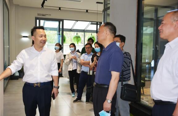 【政企共話發(fā)展】熱烈歡迎“企業(yè)暖春行動(dòng)”工作組蒞臨榮高門窗調(diào)研送溫暖！