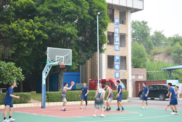 生命不息，運(yùn)動不止 | 榮高門窗與區(qū)消防大隊(duì)舉辦籃球聯(lián)誼賽