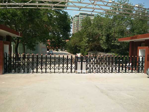 銀川原國(guó)土資源廳伸縮門(mén)案例 - 中出網(wǎng)-智能出入口與停車(chē)充電門(mén)戶(hù)