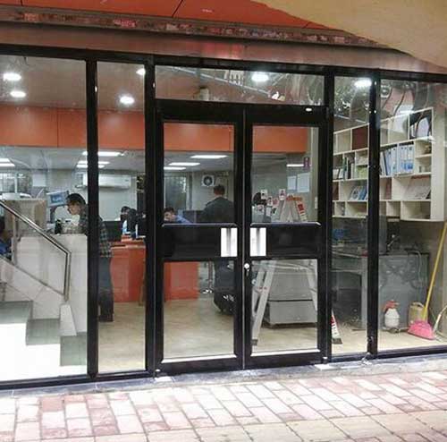 保利達(dá)翠堤灣BF-SE3190型號(hào)肯德基門(mén)案例 - 中出網(wǎng)-智能出入口與停車(chē)充電門(mén)戶(hù)