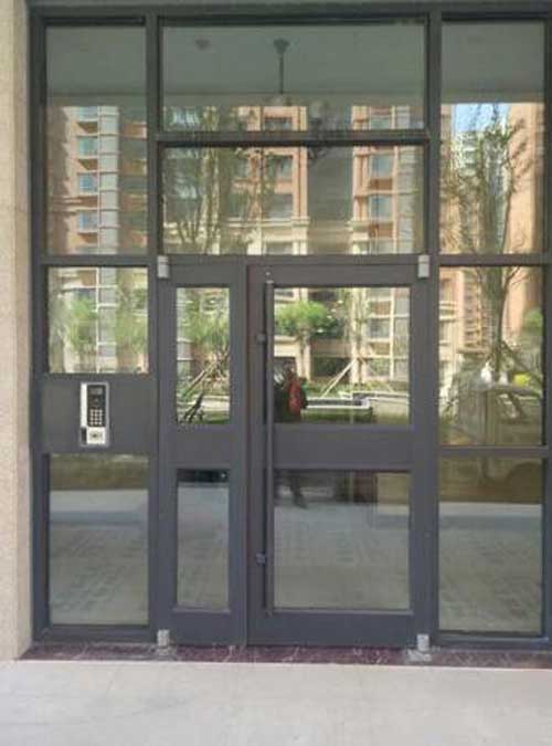 竹洲豪苑南區(qū)HU-FA122型號肯德基門案例 - 中出網(wǎng)-智能出入口與停車充電門戶