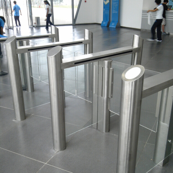 南陽出安智能通道閘進駐南陽李寧體育園