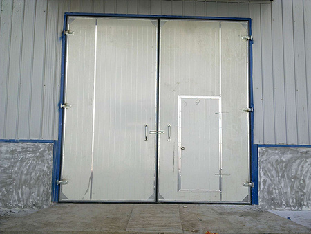 工業(yè)平開(kāi)門