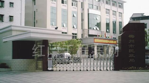 湛江出安智能伸縮門成湛江市民政局大門口一道美景