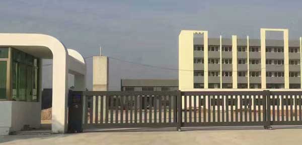 江門出安智能電動平移門成江門谷瑞澳食品有限公司大門口一道美景