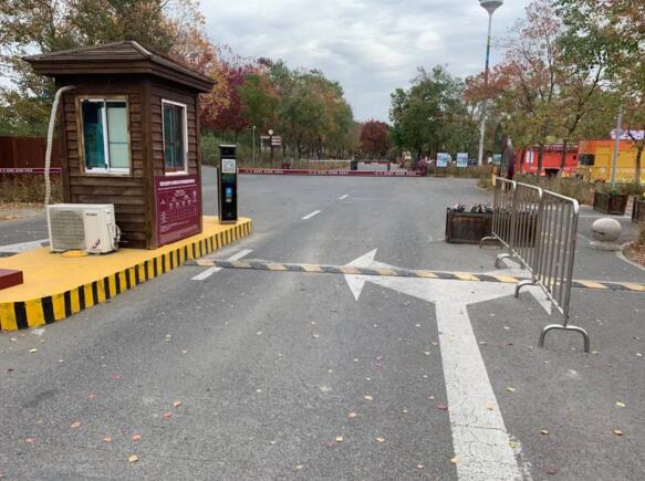 捷EⅢ智能道閘99.8%的自動(dòng)車牌識(shí)別率搭配線上繳費(fèi)系統(tǒng)