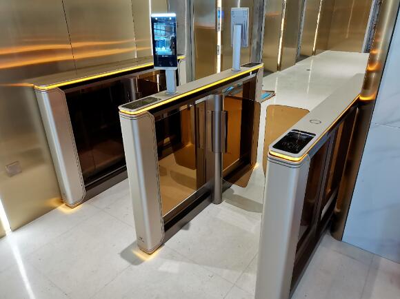 瀘州時(shí)光里邂逅捷順旗艦擺閘3910，打造高端智慧人行