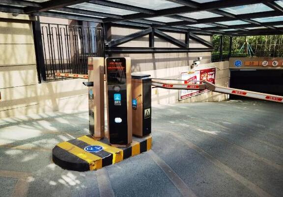 捷順科技聯(lián)合嘉興經(jīng)開公安分局，打造全國首個“健康碼通行”停車場！