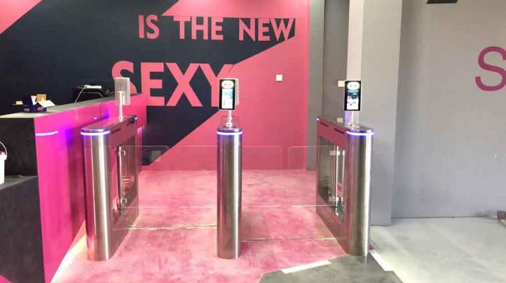 浙江紹興盛林健身房 - 中出網(wǎng)-智能出入口與停車(chē)充電門(mén)戶