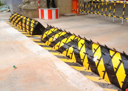 路障機(jī) - 中出網(wǎng)-智能出入口與停車(chē)充電門(mén)戶(hù)