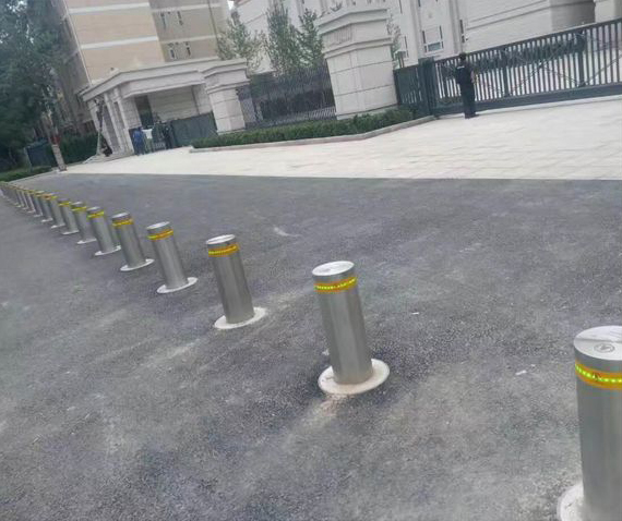 升降柱 - 中出網(wǎng)-智能出入口與停車充電門戶