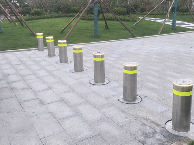 升降柱 - 中出網(wǎng)-智能出入口與停車充電門戶