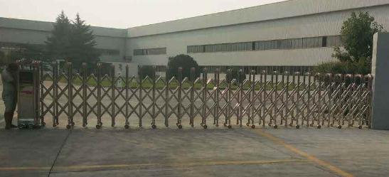 湖州出安智能為湖州耀東包裝有限公司添上電動(dòng)伸縮門