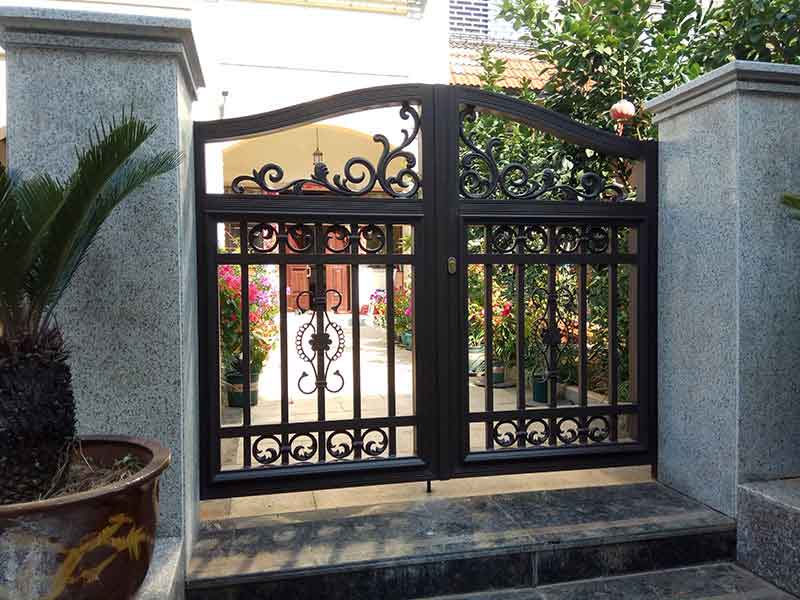 帶湖花城庭院大門(mén)案例 - 中出網(wǎng)-智能出入口與停車(chē)充電門(mén)戶