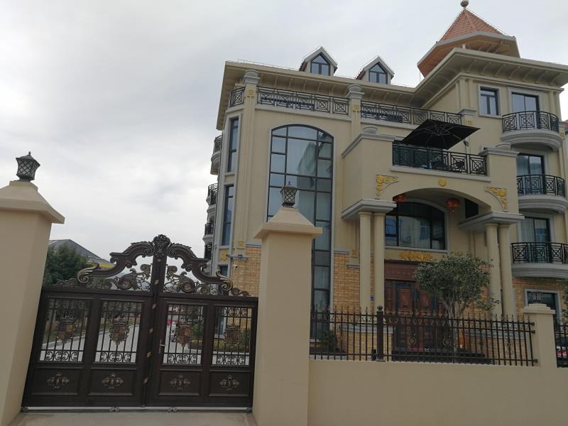 鋁藝大們案例 - 中出網(wǎng)-智能出入口與停車充電門戶