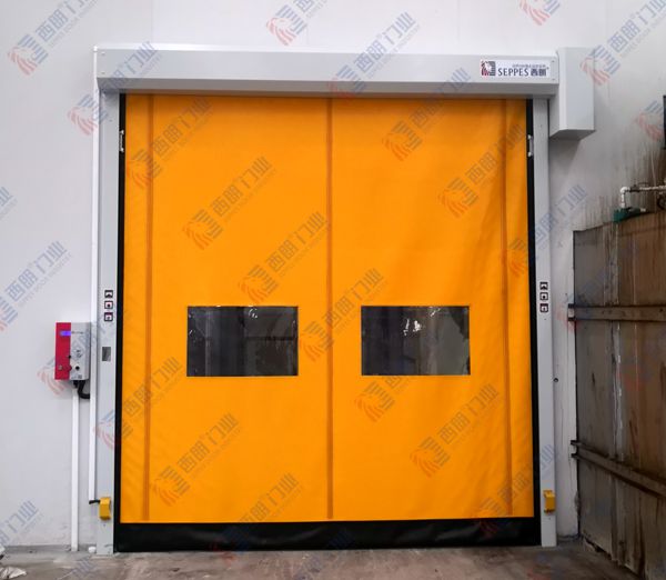 張家港電動感應(yīng)帆布卷簾門 張家港電動感應(yīng)帆布卷簾門