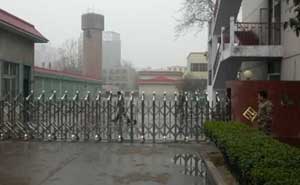 新鄉(xiāng)空軍部隊(duì)伸縮門(mén)案例