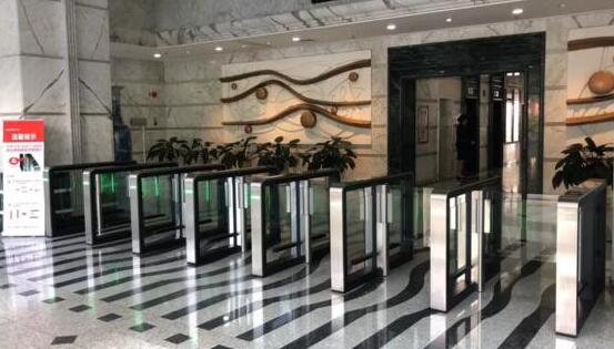 忠于全能！富士智能明星產(chǎn)品“凌雲(yún)”擺閘入駐深圳水務(wù)集團(tuán)！