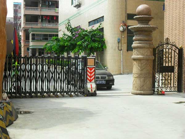 焦作卓立燙印材料有限公司員工宿舍電動(dòng)伸縮門(mén)案例 - 中出網(wǎng)-智能出入口與停車(chē)充電門(mén)戶(hù)