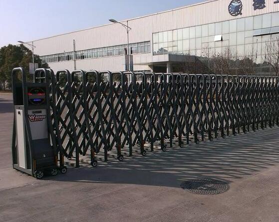綠城誠(chéng)園選用邢臺(tái)出安智能電動(dòng)伸縮門(mén)