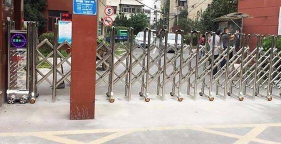 邢臺出安智能為邢臺市飛揚(yáng)藝術(shù)教育培訓(xùn)學(xué)校添上電動伸縮門