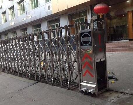 邢臺光華學(xué)院選擇邢臺出安智能為伸縮門供貨商