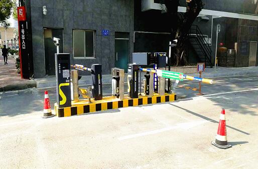 科拓?zé)o人收費停車場