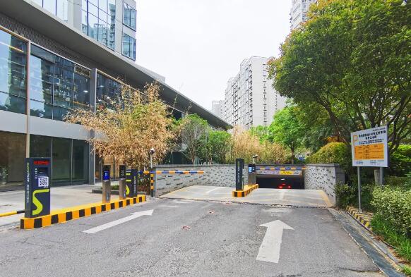 科拓·速泊持續(xù)發(fā)力！鄭州綠地新都會·新田360廣場停車場無人收費管理再升級