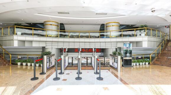 道爾人臉測溫擺閘嚴守深業(yè)中心大廈