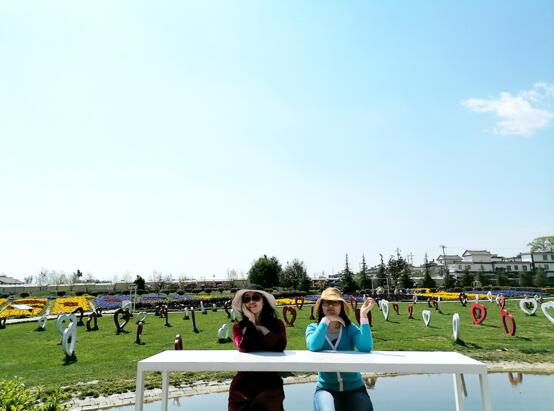 暢游彩云之南的20多名優(yōu)秀員工