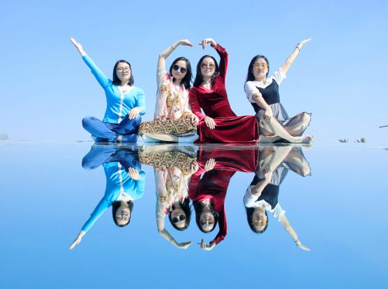 暢游彩云之南的20多名優(yōu)秀員工