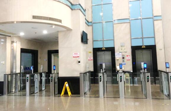 中國電信再選道爾人臉識別一體機(jī)