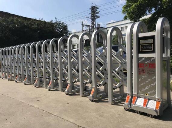 張家口學院與張家口出安智能伸縮門達成合作協(xié)議