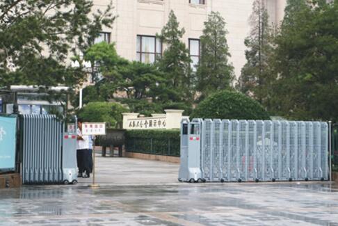 承德出安智能電動(dòng)伸縮門成功牽手狀元府