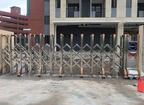 承德出安智能伸縮門帶給江南?？さ男蜗笳故? />   
                <div   id=