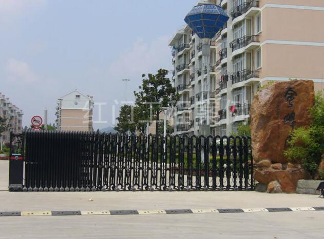 喜迎滁州出安智能電動伸縮門進駐滁州會峰園居民小區(qū)