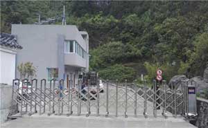 樂山市富僑建材有限公司電動伸縮門案例