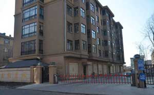 綏化鑫鶴茗城柵欄道閘案例