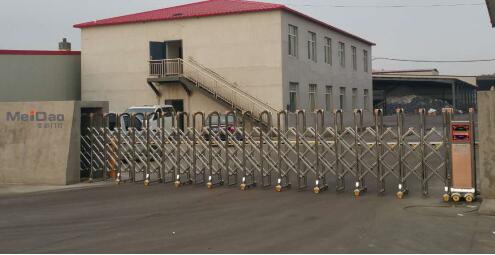 秦皇島出安智能為秦皇島索坤日用玻璃集團(tuán)有限公司添上伸縮門