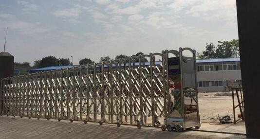 秦皇島廣播電視大學與秦皇島出安智能伸縮門達成合作協議