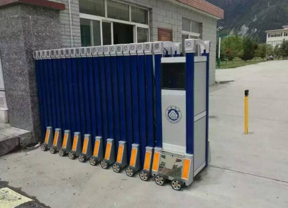 秦皇島出安智能為世紀(jì)港灣大門口增添電動伸縮門