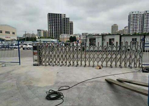 衡水鴻昊企業(yè)有限責(zé)任公司與衡水出安智能電動(dòng)伸縮門(mén)達(dá)成合作協(xié)議